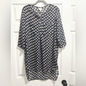 FIG AND FLOWER Navy Floral Sheer Tunic Blouse Anthropologie Top Size Medium